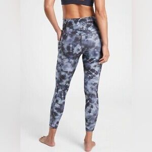 Athleta Salutation Stash Pocket II 7/8 Tight, Calypso Navy SIZE XS